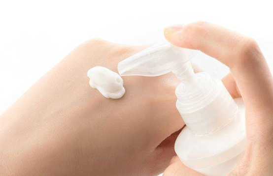 使用家用脱毛仪后可以涂身体乳吗？